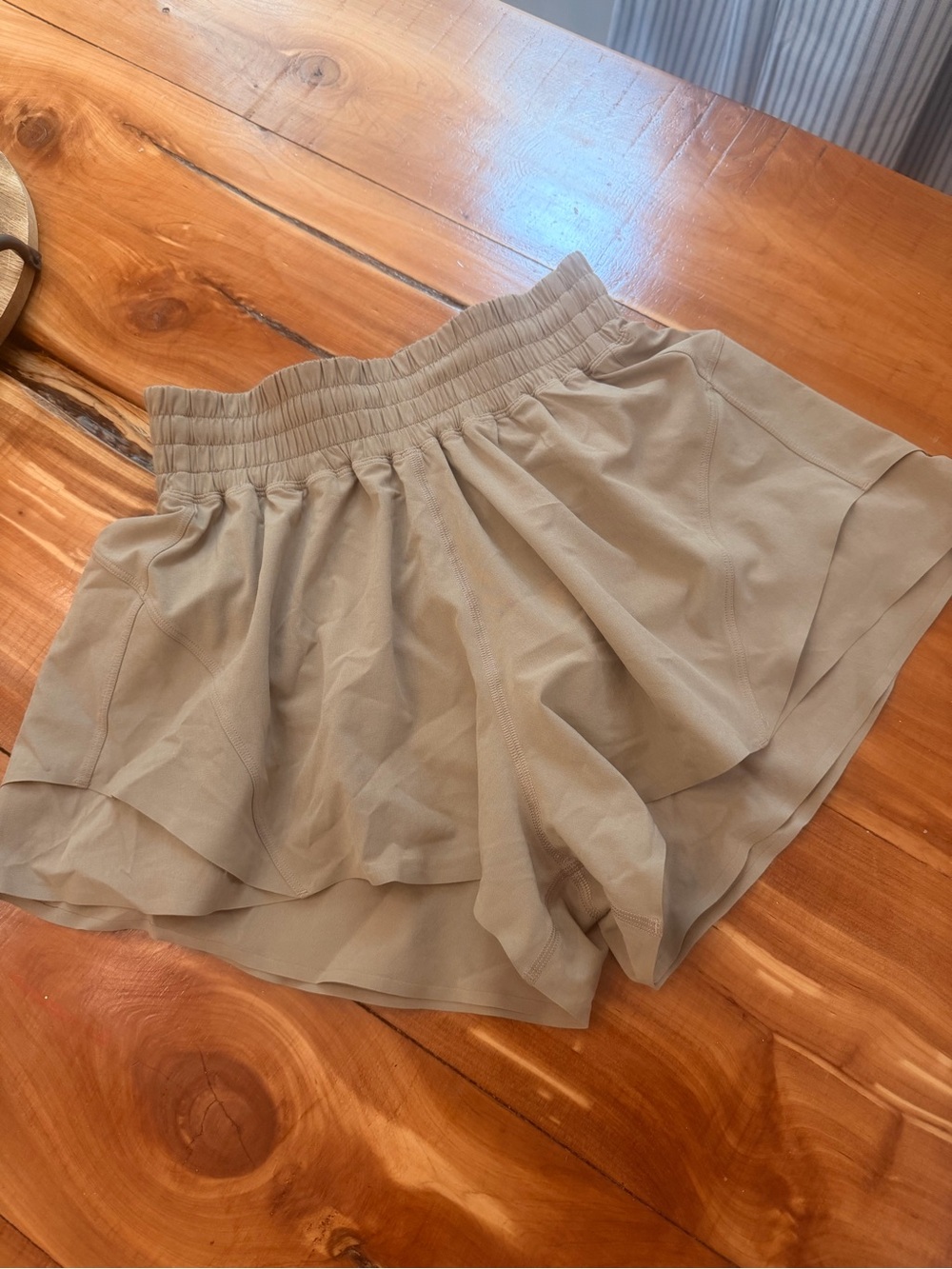 lululemon Shake It Out Shorts, XXS, Like New, Sheer Oak